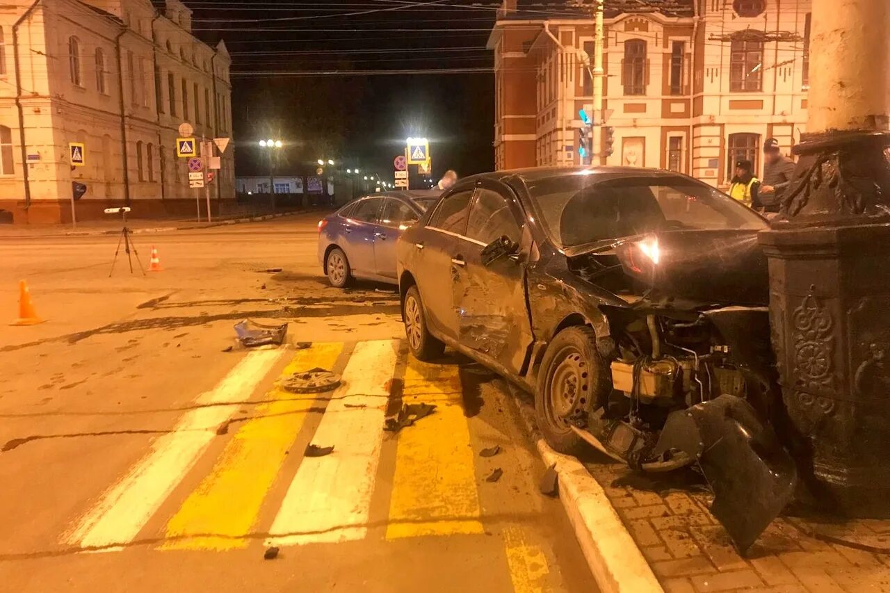 Происшествие в тамбове сегодня. Сегодняшнее ДТП В Тамбове. Ночное ДТП на интернациональной. Авария на интернациональной улице Тамбов.