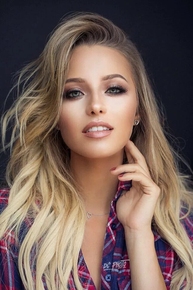 Т красивую ж. Sandra valencia в нижнем белье. Арианни селеста 18. Эшли бенсон обои. Холли вэлэнс.