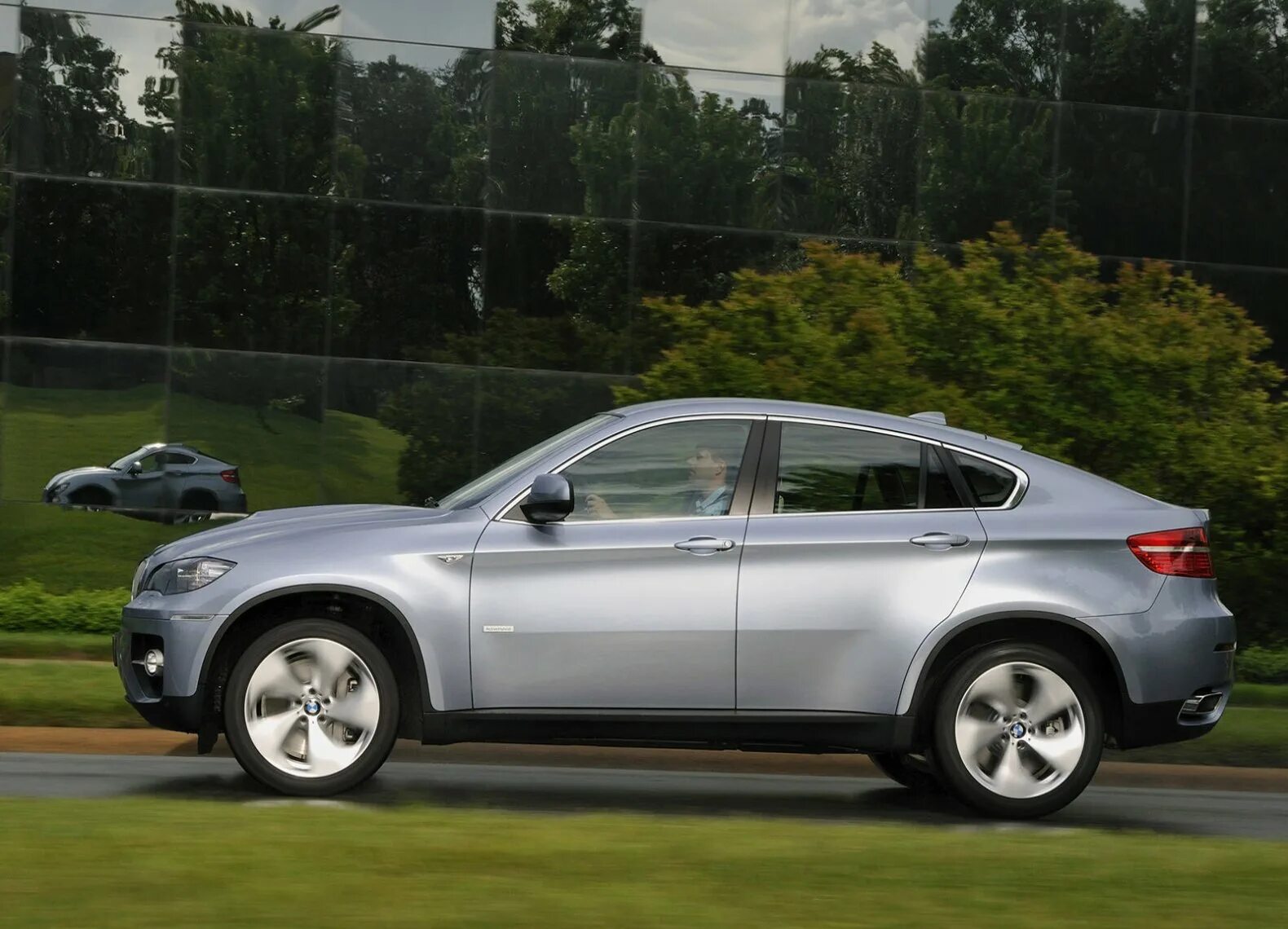 BMW x6 ACTIVEHYBRID. БМВ x6 кроссовер. BMW x6 2010. BMW x6 трехдверный. Bmw x6 бензин