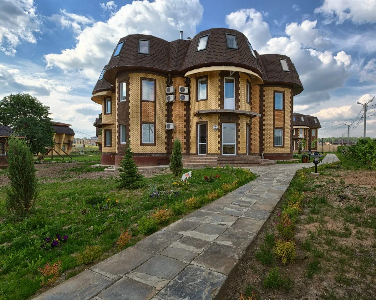 Лачи отель в Подмосковье. Лачи Шишкин лес. Парк отель Лачи Подмосковье. Загородный клуб Лачи.