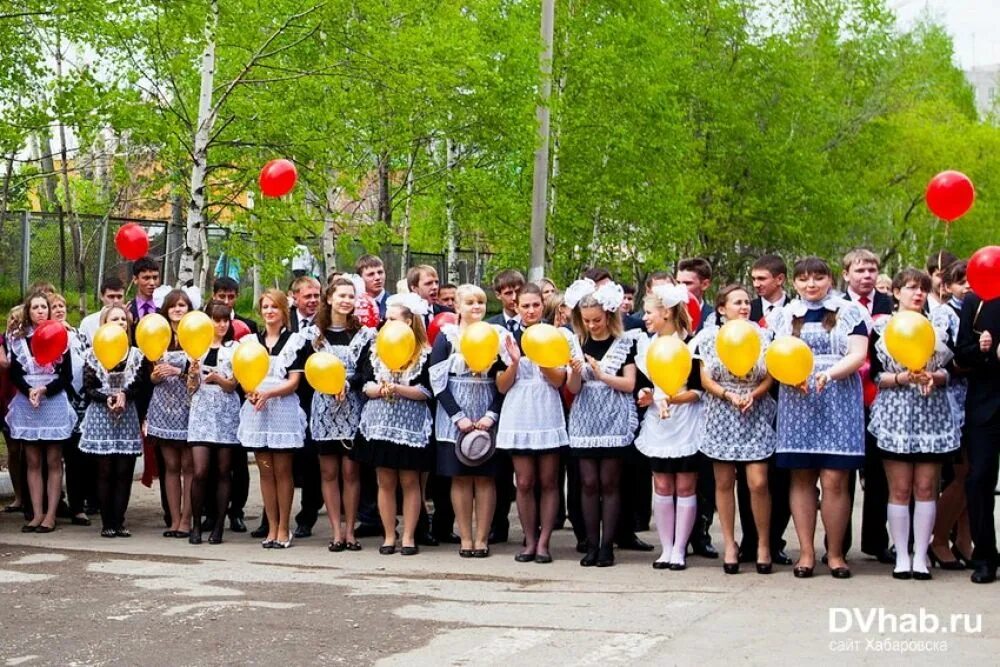 Школа хабаровск отзывы. МБОУ СОШ 44 Хабаровск. Директор школы 44 Хабаровск. Школа 44 Хабаровск Учительская. Школа 44 Хабаровск учителя.