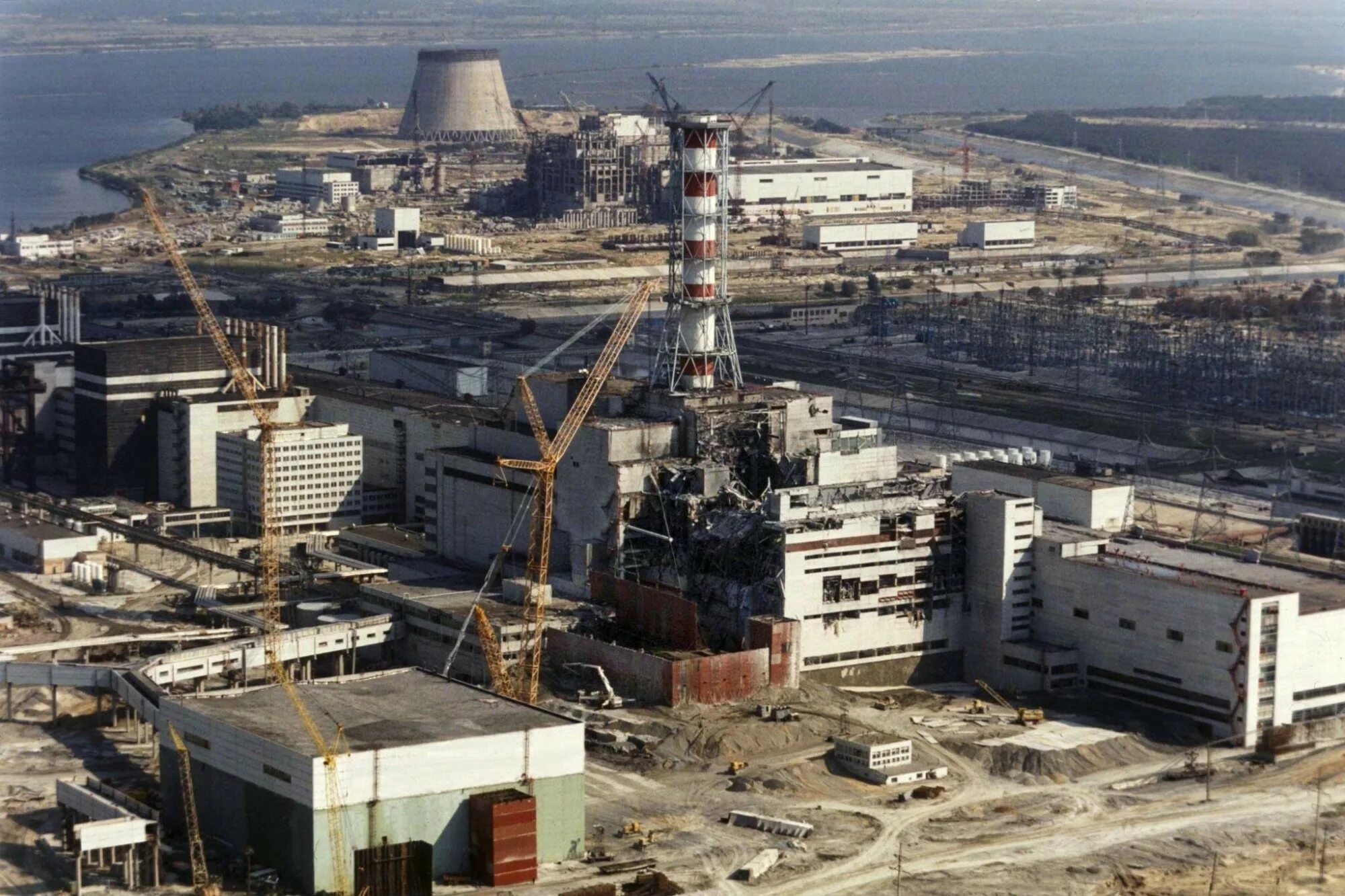 Что такое чаэс. 4 энергоблок чернобыльской аэс 1986. 4 энергоблок чаэс авария. 4 энергоблок чернобыльской аэс до аварии. чернобыль чаэс 26 апреля 1986 года.