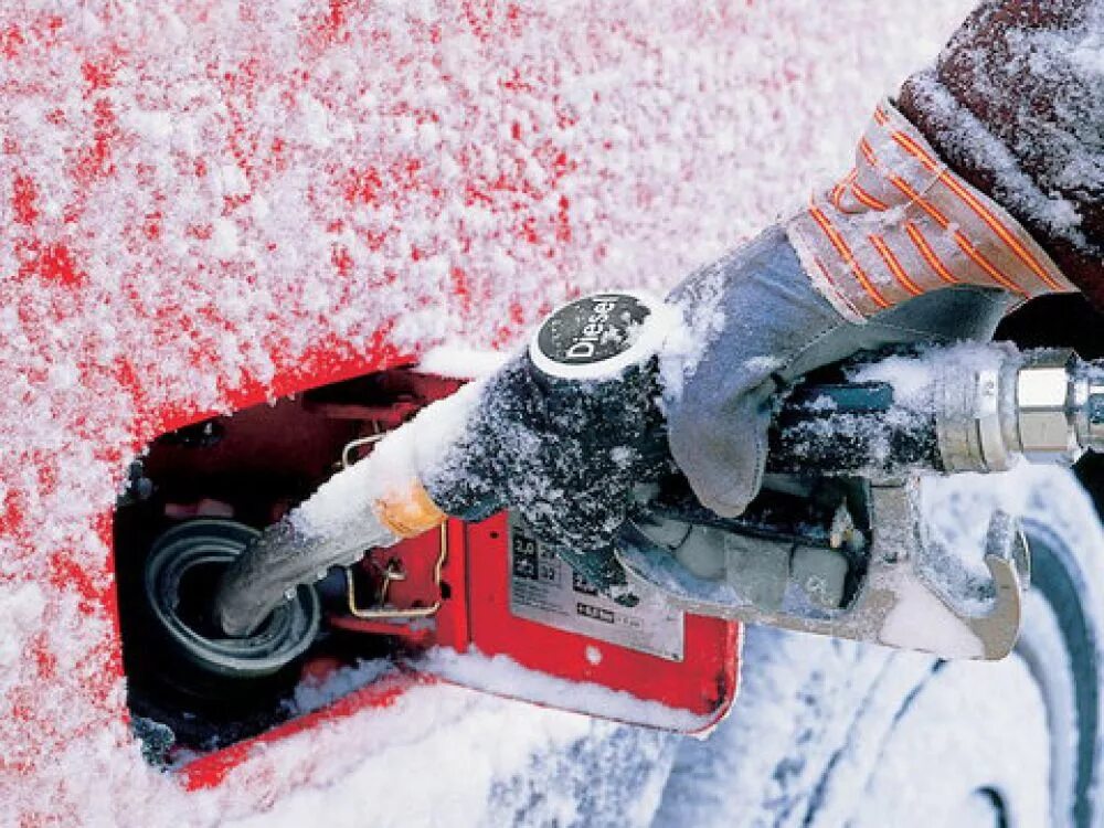 замерзший бензин. зимнее дизельное топливо. замерзшая солярка. замерзает ли бензин на морозе. топливо запарафинилось дизельное.