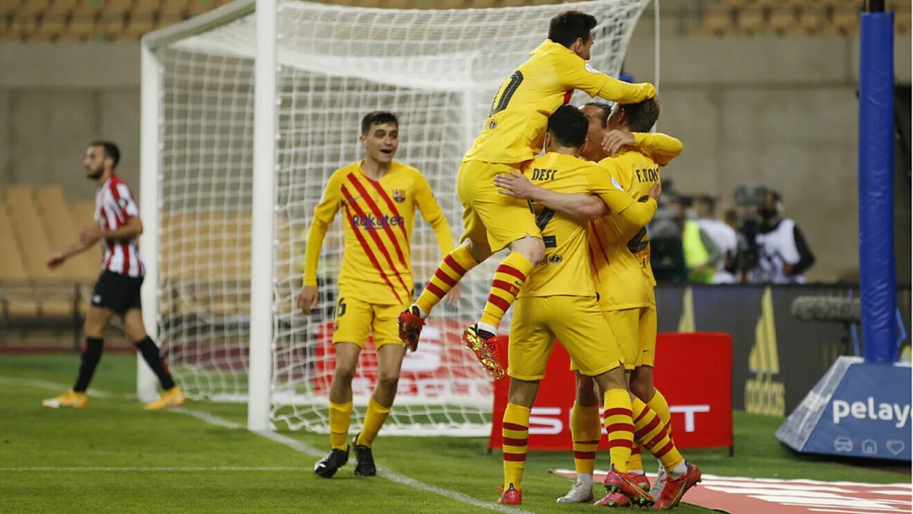 Final club. Барселона Алавес Кубок Испании. Барселона финал 201. Боруссия 0:0 Барселона де Йонг Месси. Футбол на Куличках Испания.