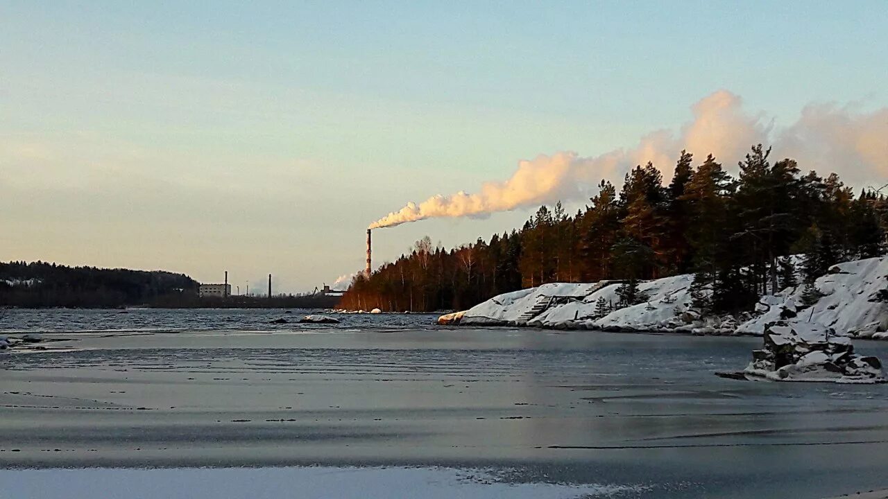 Веб камеры питкяранта в реальном времени. Питкяранта карелия. Питкяранта завод сверху. Питкяранта завод остров. Население питкяранта 2021.