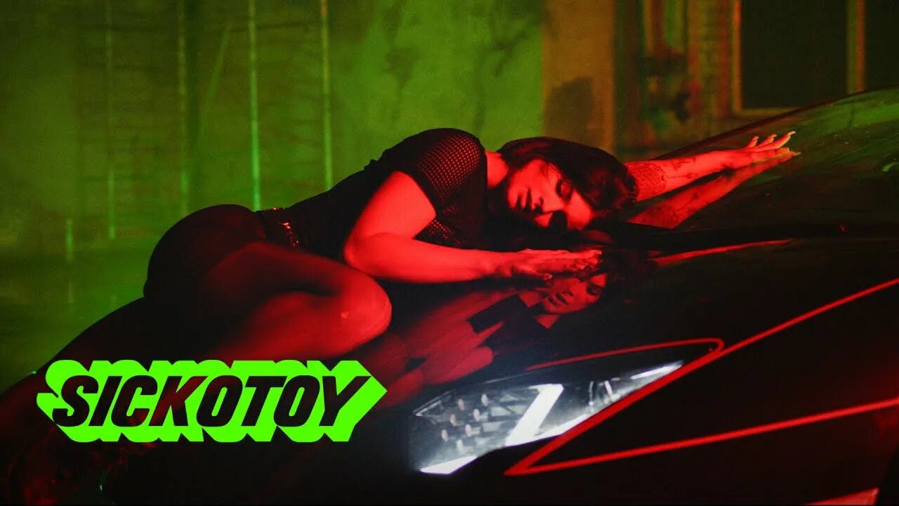 Песню зеленый клип. Sickotoy. sickotoy фото. sickotoy певицы. sickotoy клип.