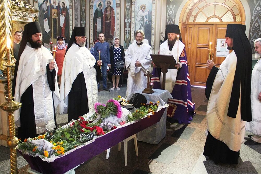 монах лазарь псково печерский монастырь. псково-печерский монастырь монахи монастыря. похороны батюшки власия. псково-печерский монастырь дьякон. архимандрит алипий псково-печерский монастырь.