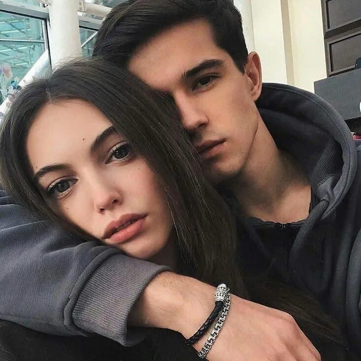 Девушка и сестра парня. Красивые пары селфи. красивый парень селфи. красивая девушка с парнем. девушка и парень с шицом.