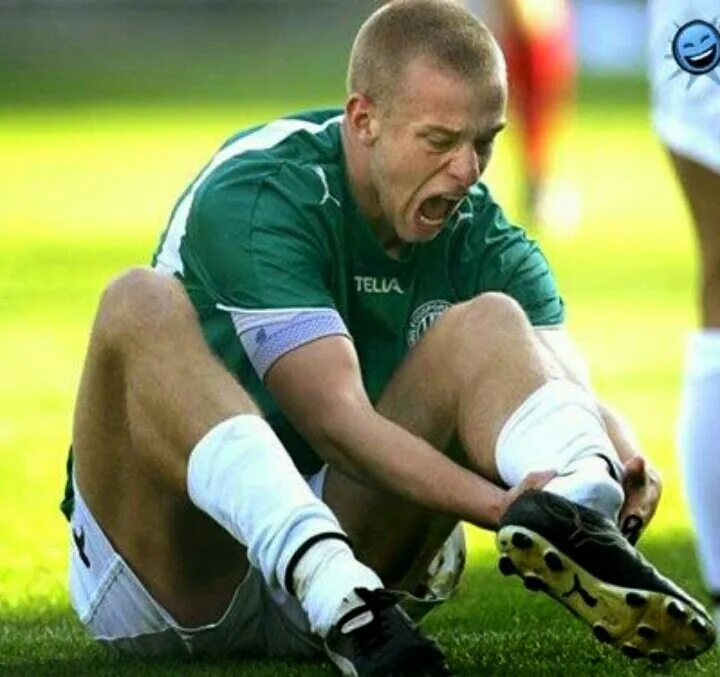 Хенрик ларссон футболист перелом. Жесткий перелом ноги. Хенрик ларссон селтик травма. Эдуардо да силва травма. Эдуардо арсенал перелом.