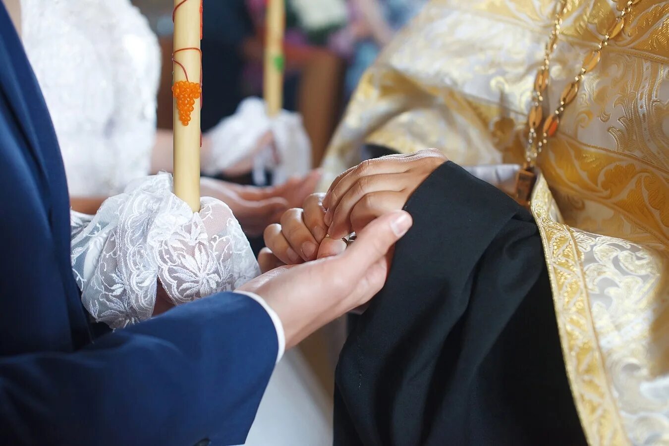 Брак священника. Церемония венчания в церкви. Священник на свадьбе. Венчание священников. Православное венчание.