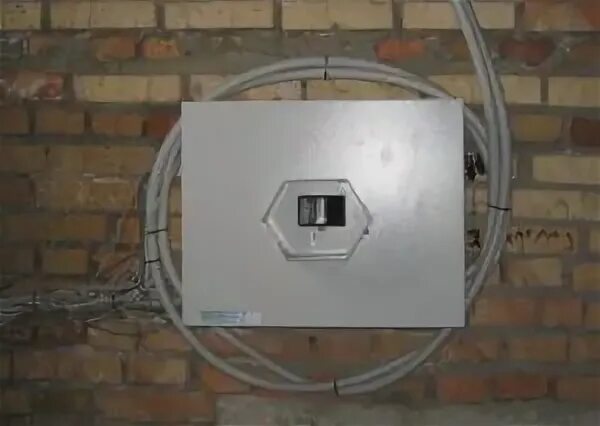 Роутер от мгтс gpon. Интернет кабель в квартире. Оборудование для подключения оптоволокна. Gpon сварка оптики. Как провести оптоволокно в дом.