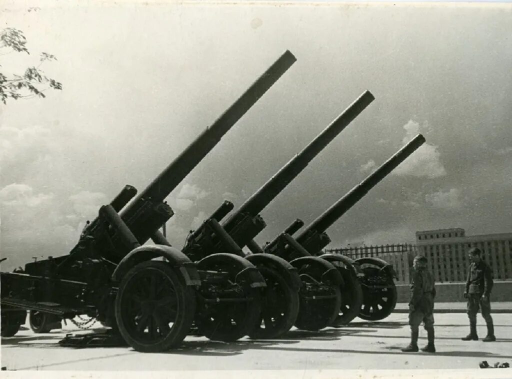 210-Мм мортира 21 cm Mrs 18. Выставка трофейного вооружения в парке Горького 1943 г. Mörser 18 21 cm 211-мм гаубица. 210 Мм мортира вермахта.