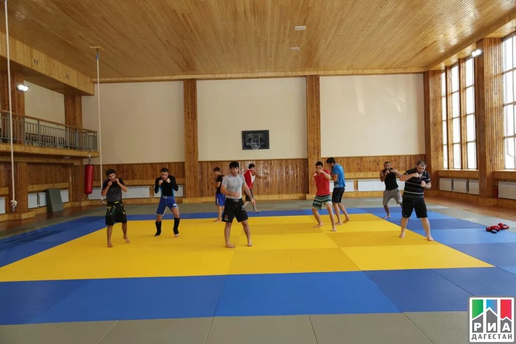 Гамида гамидова спортзал. Гамида гамидова спорткомплекс. Спорткомплекс махачкала. Спорткомплекс махачкала. Спорткомплекс махачкала.