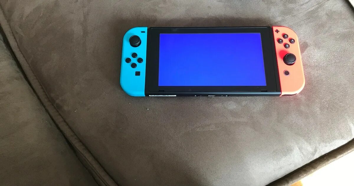 Nintendo switch error. Экран Нинтендо свитч. Разбитый Нинтендо свитч. Синий экран на Nintendo Switch. Экран смерти Нинтендо свитч.