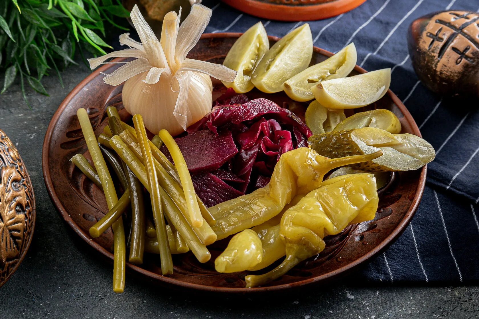 Капуста бабушкин разносол. Домашние соленья. Маринованные овощи ассорти. Домашние соленья. Черемша разносолы.