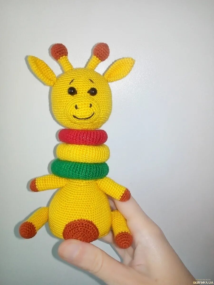 Пирамидка крючком описание. Вязаный жираф пирамидка крючком. Вязаные пирамидки для детей. Фруктовая пирамидка крючком. Игрушка пирамидка крючком.
