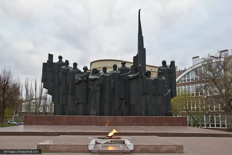 Памятники вов в воронеже. Достопримечательности и мемориал воронежа. Памятники воронежа. Плехановская в г. Памятник десанта воронеж.