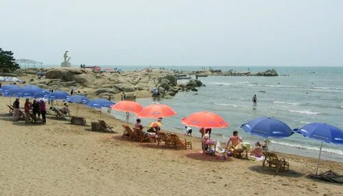 Пляжи бэйдайхэ китай. Желтое море бэйдайхэ. Курорт бэйдайхэ в китае. Бэйдайхэ пляжи. Бэйдайхэ золотой песок.