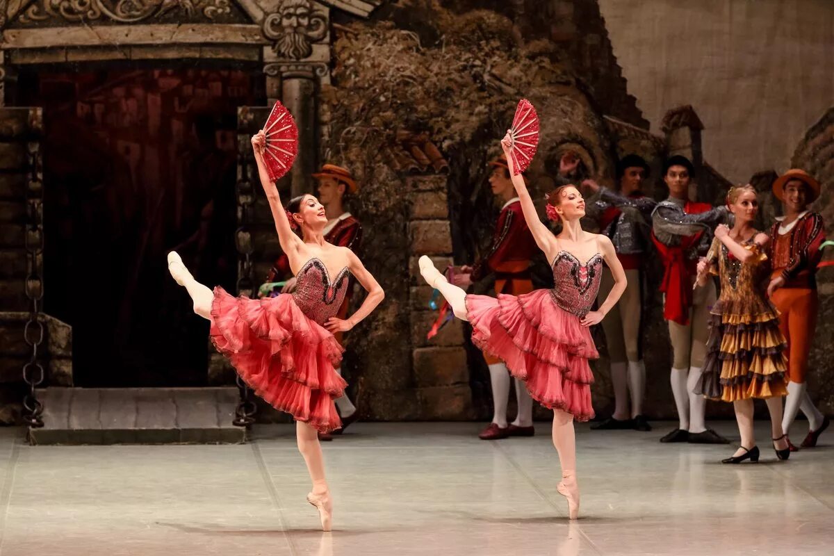 балет спящая красавица оперный театр нижний новгород. балет баядерка в музыкальном театре. ростов опера балет. театр оперы и балета казань спящая красавица. ростовский театр музыкальной комедии.
