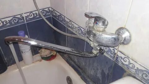 Потек кран в ванной