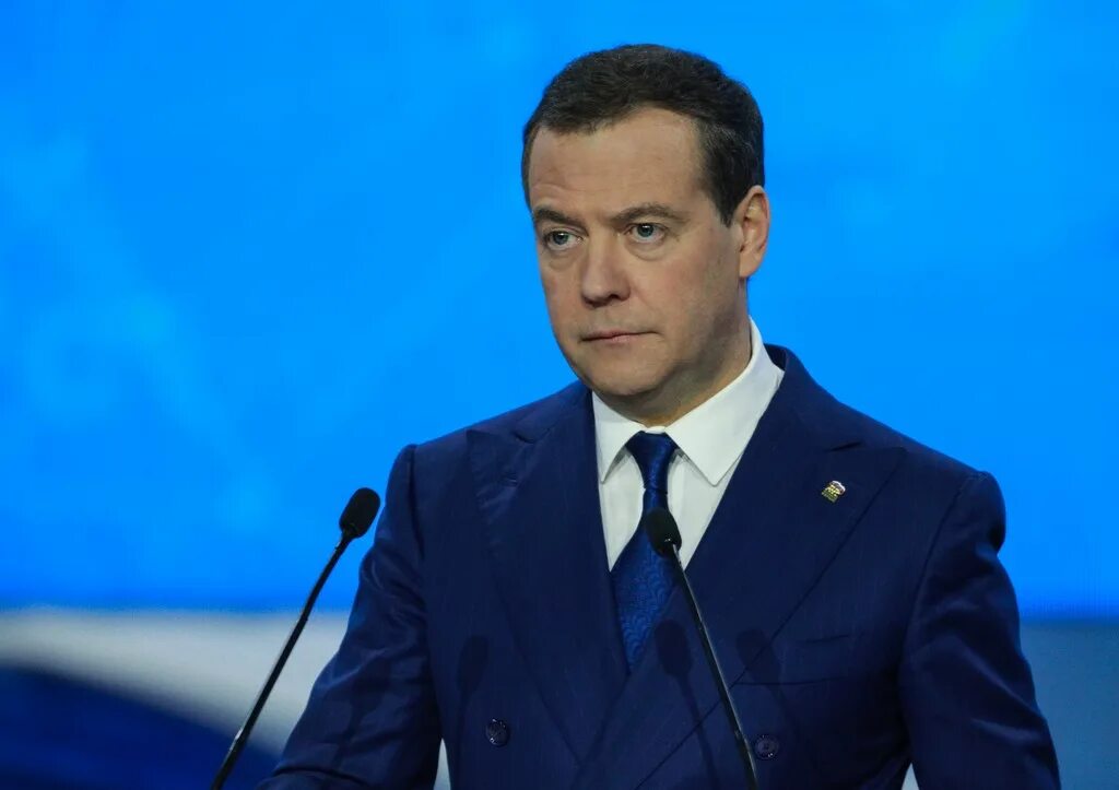 Зачем медведеву. Зачем медведеву. Зачем медведеву. Зачем медведеву. Медведьев.