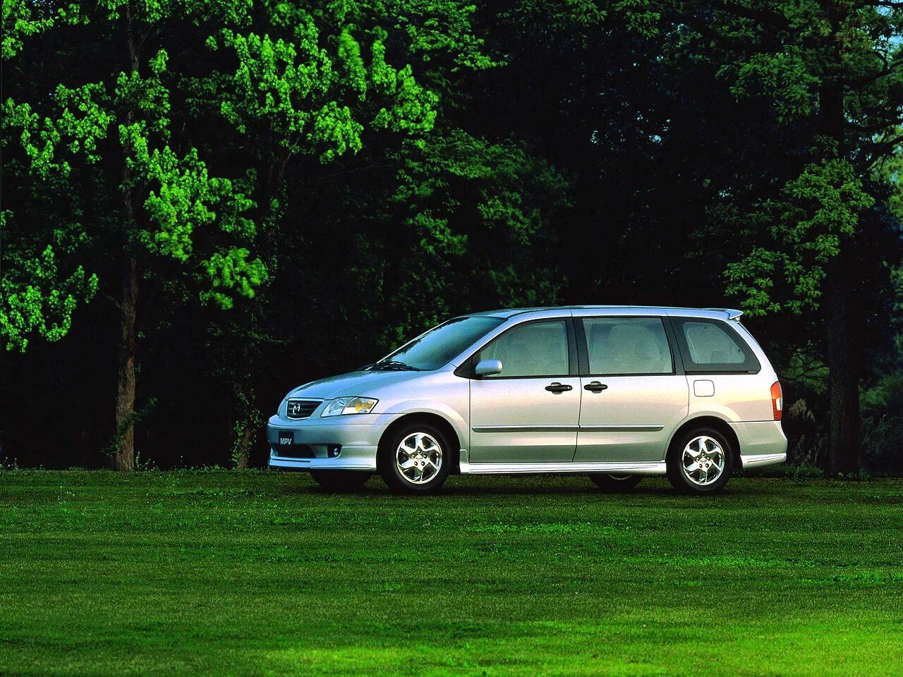 Мазда мпв поколения. Mazda MPV 2. Мазда MPV 2002. Mazda MPV, 1999-2003. Мазда MPV 1999.