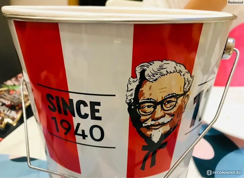 Кроссовки фаины семеновны ялта kfc. Металлическое ведро КФС 2020. Железное ведро КФС 2021. Железное ведро KFC 2020. КФС ведро железное 2018.