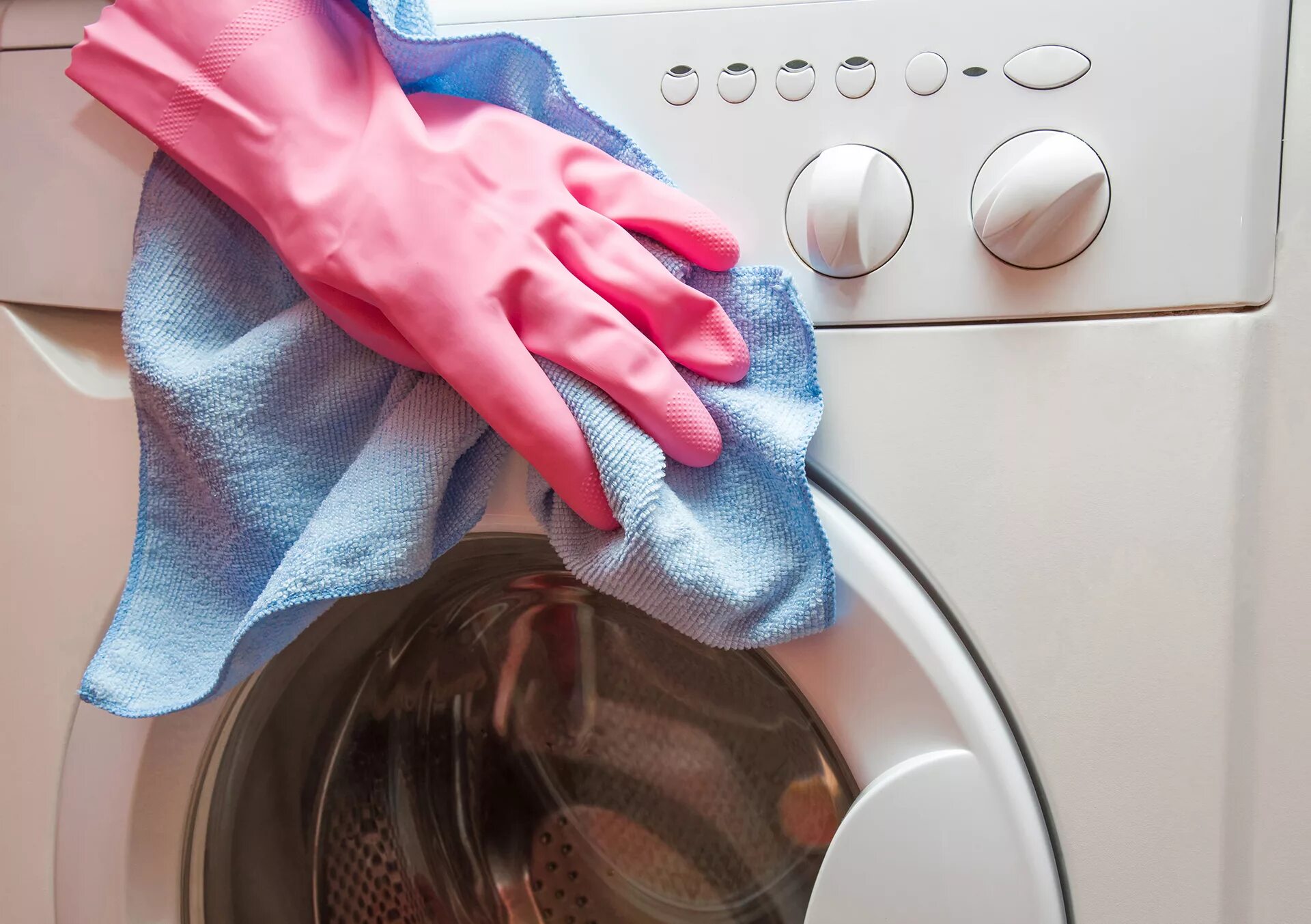 Чем чистить стиральную машинку. Стиральная машина. Мытье стиральной машины. Для мытья стиральной машинки. Чистка стиральной машины.