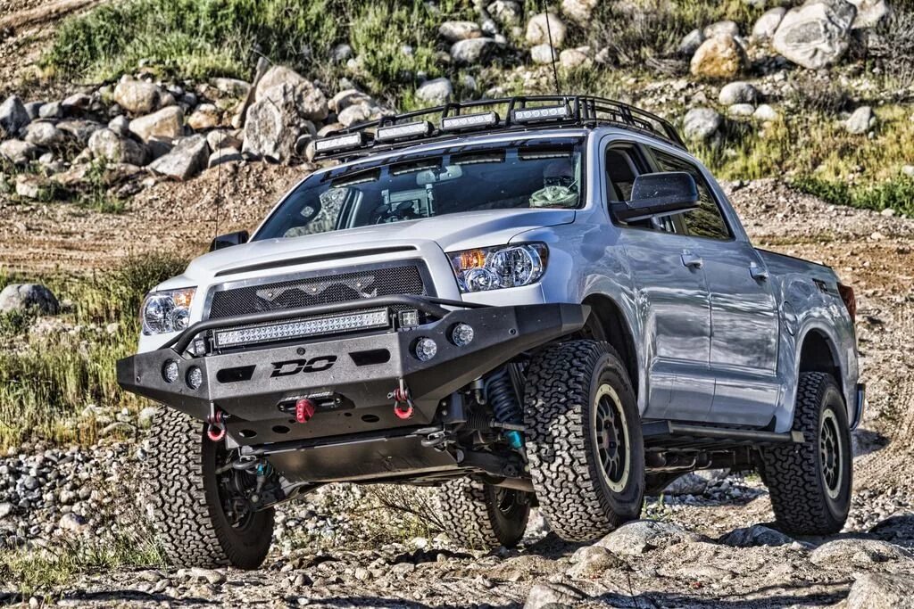 Тойота тундра внедорожный. Toyota Tundra 4x4. Тойота тундра Offroad. Тойота тундра 4 4 оффроад.