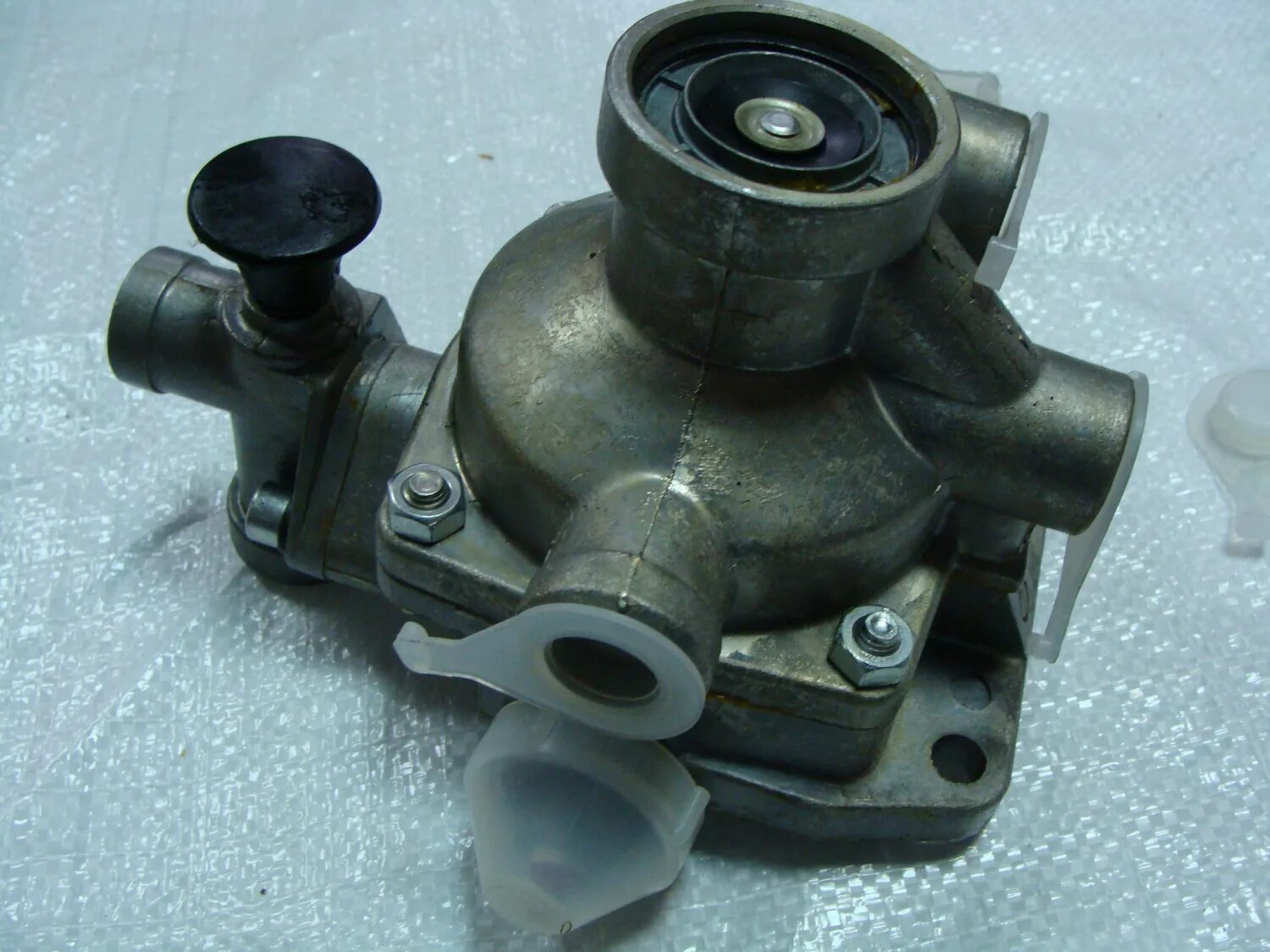 Воздухораспределитель (прицепа) с клапаном "рааз" камаз 100-3531008. 100 3531008. 100-3531008 воздухораспределитель. 100 3531008. 100-3531008 кран прицепа.