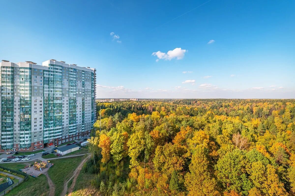 Красногорск жк изумрудные. Изумрудные холмы, Красногорск, бульвар Космонавтов. Изумрудние холмикрасногорск. Опалиха Изумрудные холмы. Жилой комплекс Изумрудные холмы.