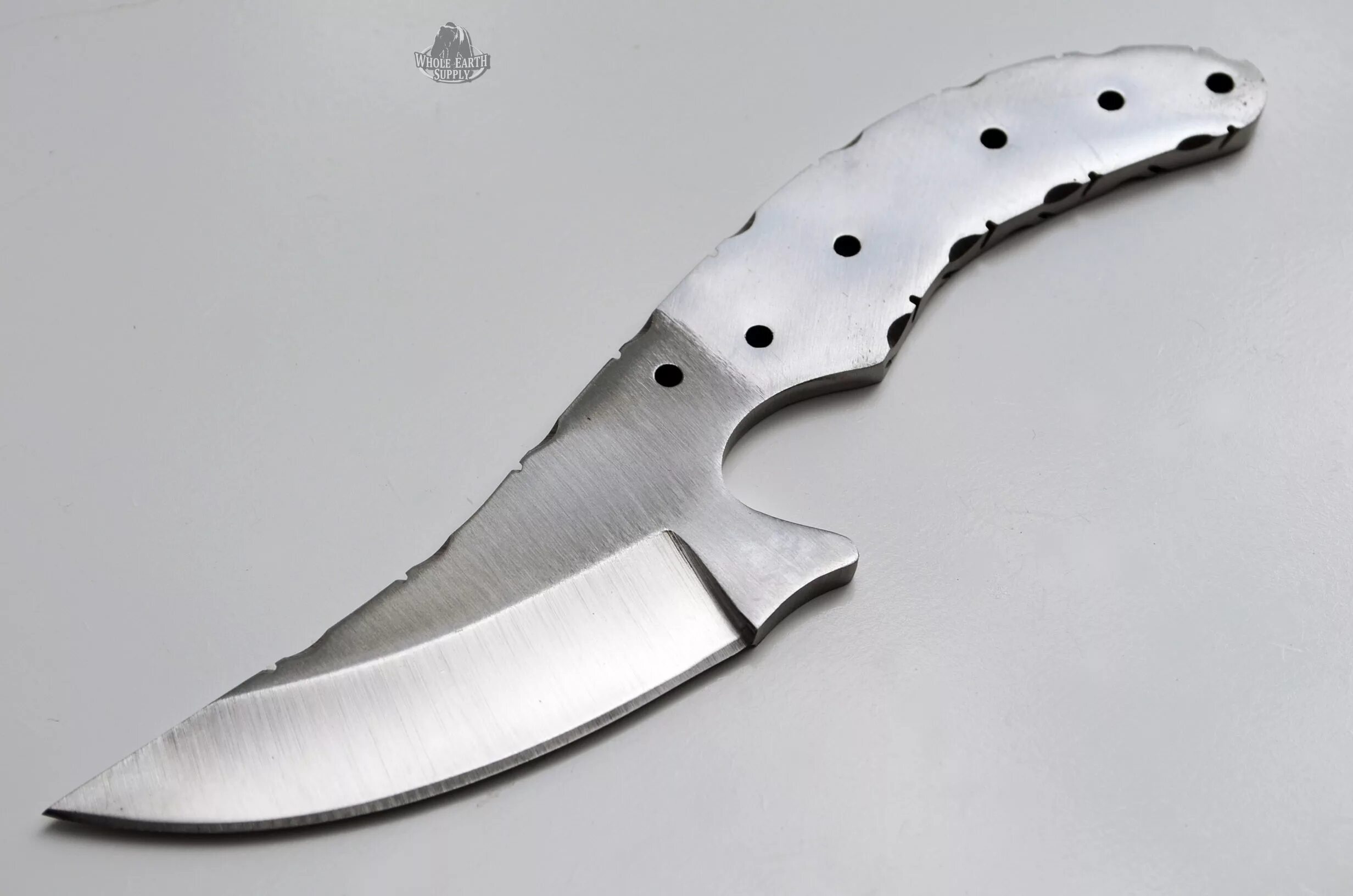 Нож с изогнутым лезвием. 1095 Carbon Steel. Upswept Skinner Knife. 1095 Steel Knife.