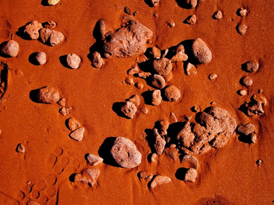 Цвет марса почему. Песок на Марсе. Ржавчина на Марсе. Поверхность Марса. Железо на Марсе.