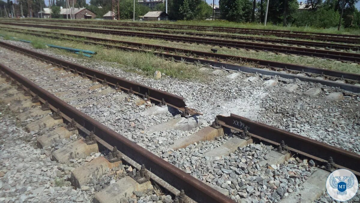 сход с рельс электровоза батайск. повреждение путей сообщения. шпала шп-350. мост в белгородской области. повреждение путей сообщения.