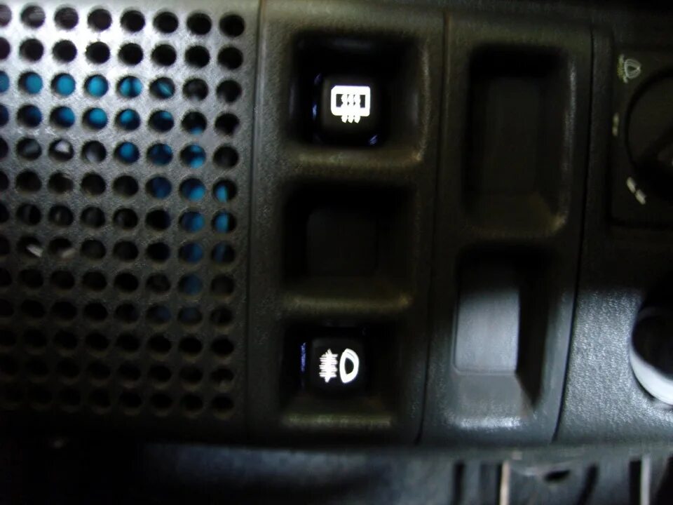 Пропала подсветка кнопок. Клавиша включения фар МТЗ 82. Подсветка кнопки света 2109. Подсветка кнопок гольф 4. Подсветка кнопок VW.