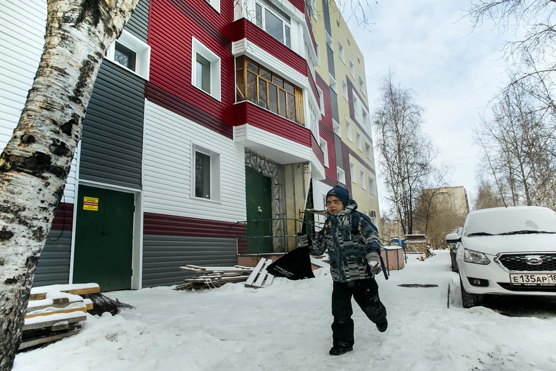 евроремонт квартиры. сургут старые пятиэтажки. жители города многоквартирных домов сургута. варианты ремонта квартиры. ук сервис-3 в сургуте.