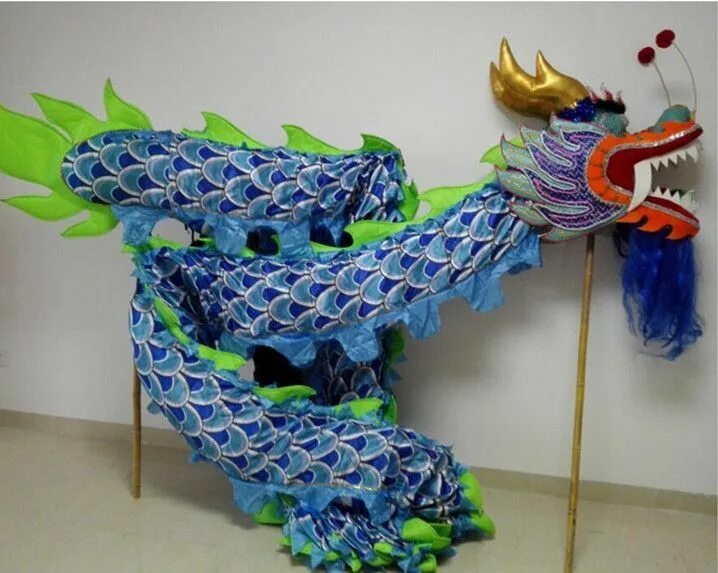 Сделать голову дракона своими руками. Китайский дракон костюм. Китайский дракон на палках. Китайский бумажный дракон. Китайский дракон из ткани.
