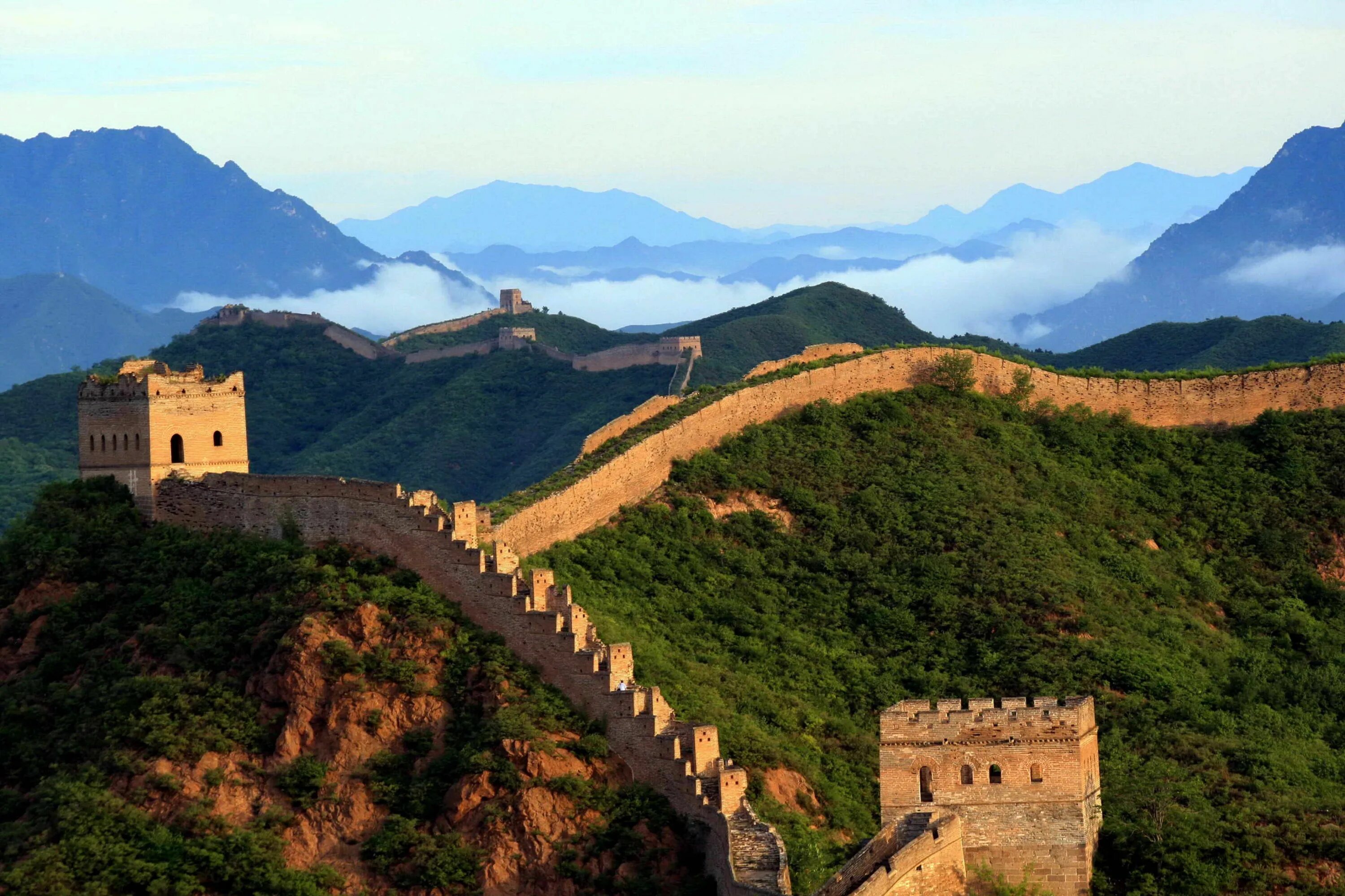 Китай Великая китайская стена. Отель для Великой китайской стены. Великая китайская стена Китай на англ. Исторические башни Китая. Покраше ая стена