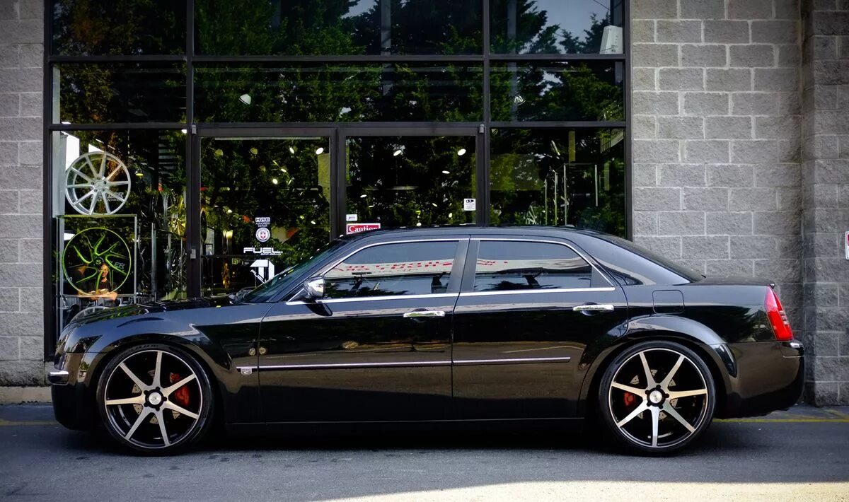 Chrysler 300c r22. Диски крайслер 300с r22 хром. Диски крайслер 300с r22. Chrysler 300c 5. Диски 18 chrysler 300c.