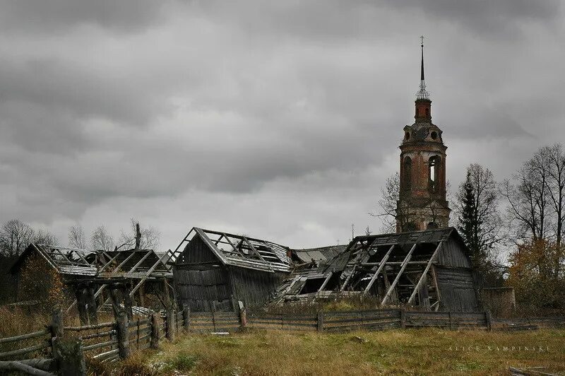 Деревни заброшенные области. Заброшеные деревни Костромской области. Вымирающие деревни Костромской области. Заброшенные деревни Костромской области Мантуровский р н. Умирающие деревни Костромской области.