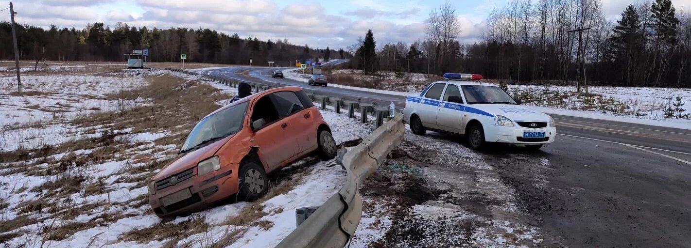 Аварии в Вичугском районе. Кинешма ковров авария 3.01.2019. Вичугский район ДТП УАЗ. Авария ковров Шуя Кинешма. Ситуация в ивановском