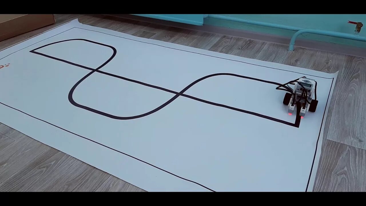 Робот едущий по линии. Езда по линии ev3. робот для движения по линии ev3.