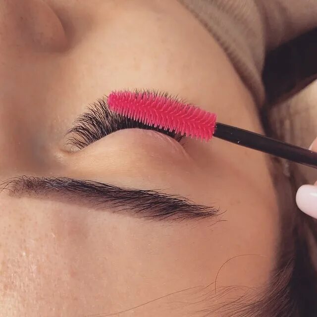 поресничное наращивание. красивые нарощенные ресницы. наращивание ресниц лисий эффект 2д. наращивание ресниц котельники. лисий эффект 1д.