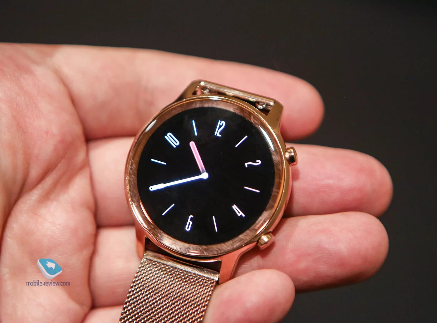 Хонор мэджик 2 часы. Honor magicwatch 2. Honor magic 2 gold. Honor magic 2 gold. Honor magic watch 2 42 mm sakura gold.