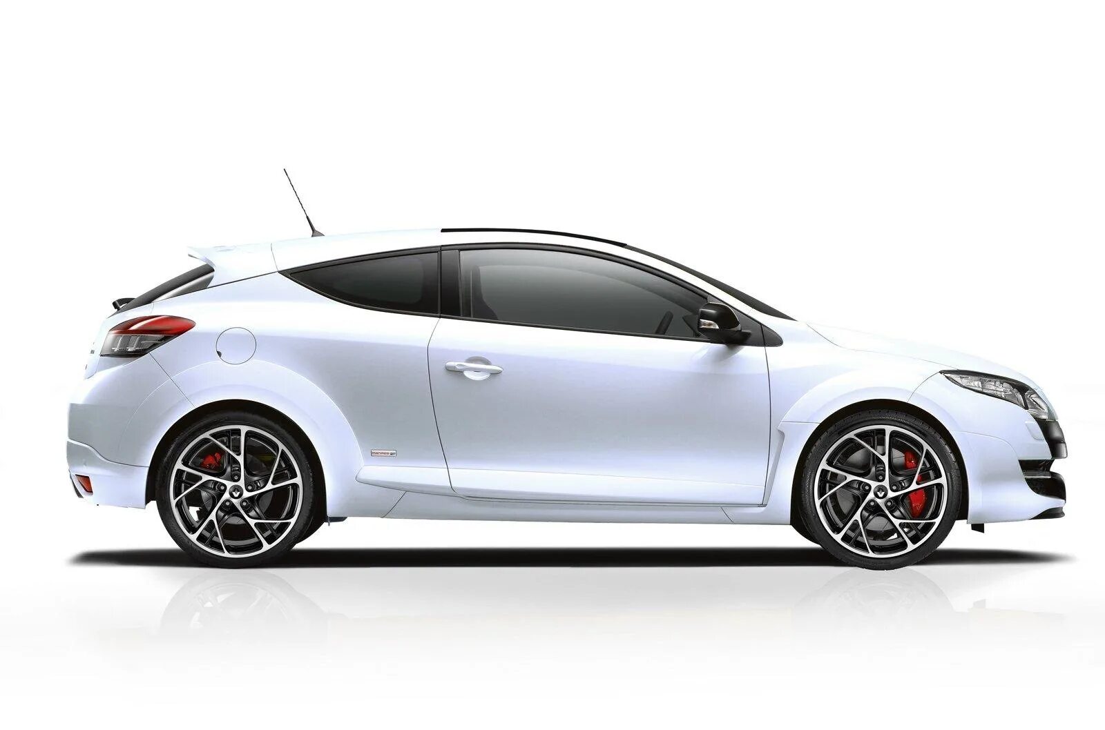 Шины рено меган рс. Renault megane rs250. рено меган rs 3. renault megane 3 сбоку. renault megane rs сбоку.