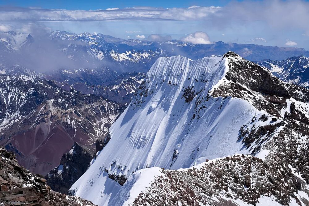 Высшая точка горной системы южной америки. Andes Аконкагуа гора. Мендоса Аргентина Аконкагуа. Южная Америка горы Анды. Горная цепь Анды.