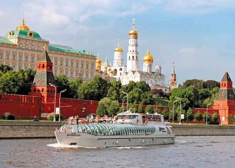 Рэдиссон прогулки по москве реке. Достопримечательности москва с теплохода. начало москвы реки. radisson. фото с экскурсии на рэдиссон.