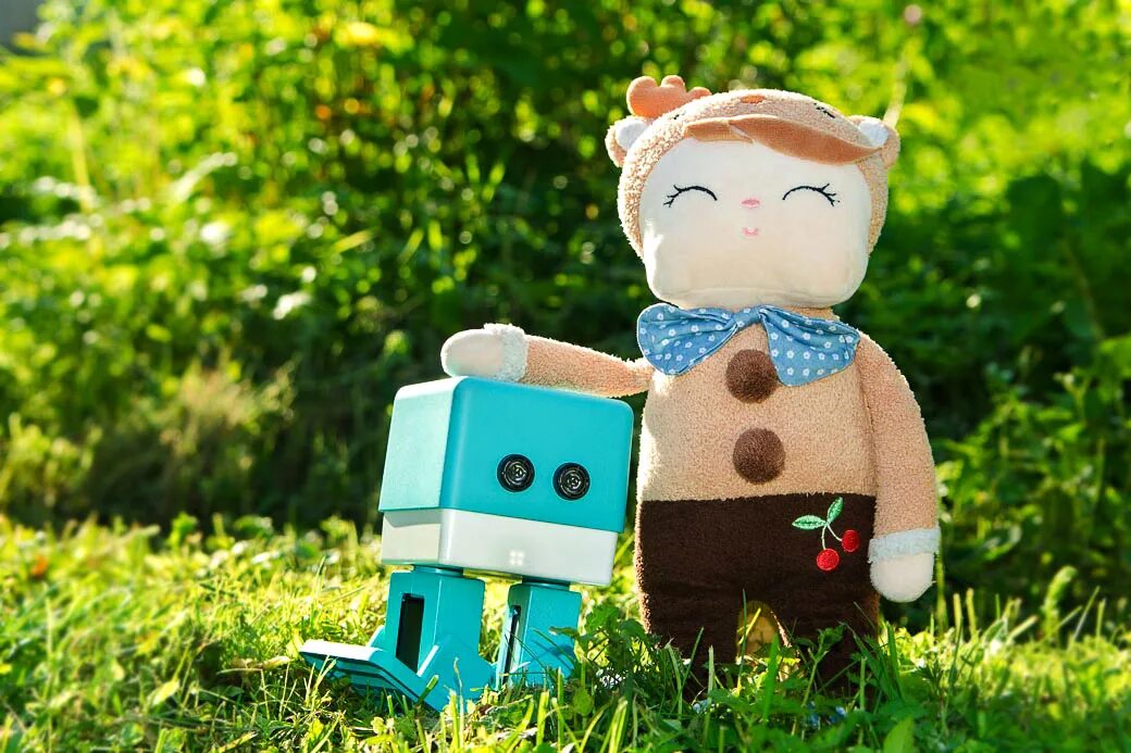 Zowi робот. Интерактивная игрушка робот bq zowi. Робот bq. Детский робот реагирующий на прикосновение. Робот bq.