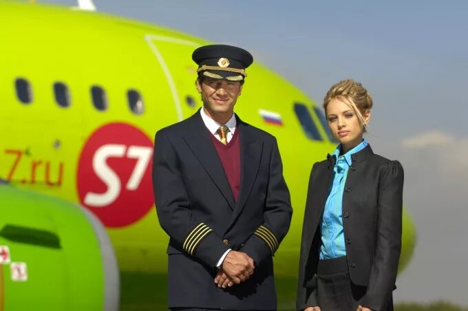 Горячая s7 airlines. S7 Airlines Стюарты. S7 пилот Яковлев.