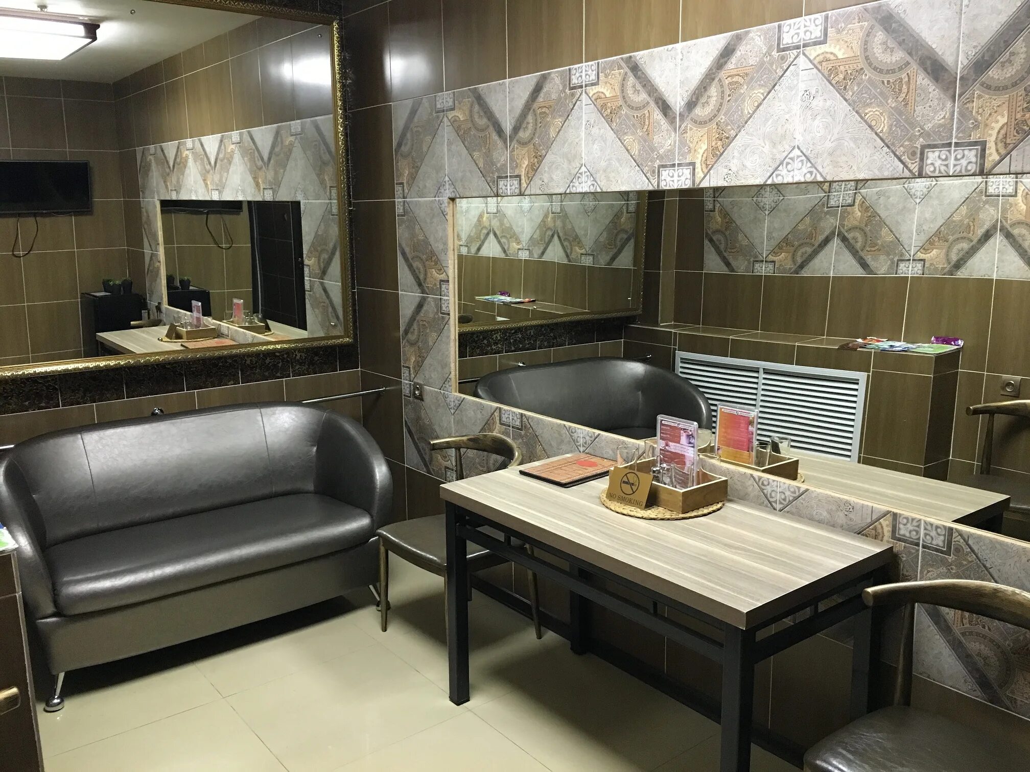 нефритовые бани бора-бора, чита. сауна делюкс чита. жемчужина востока чита сауна. баня с бильярдом и бассейном. ермак сауна бассейн.